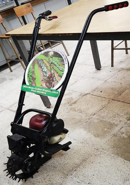 Una silla de ruedas
Descripción generada automáticamente con confianza media